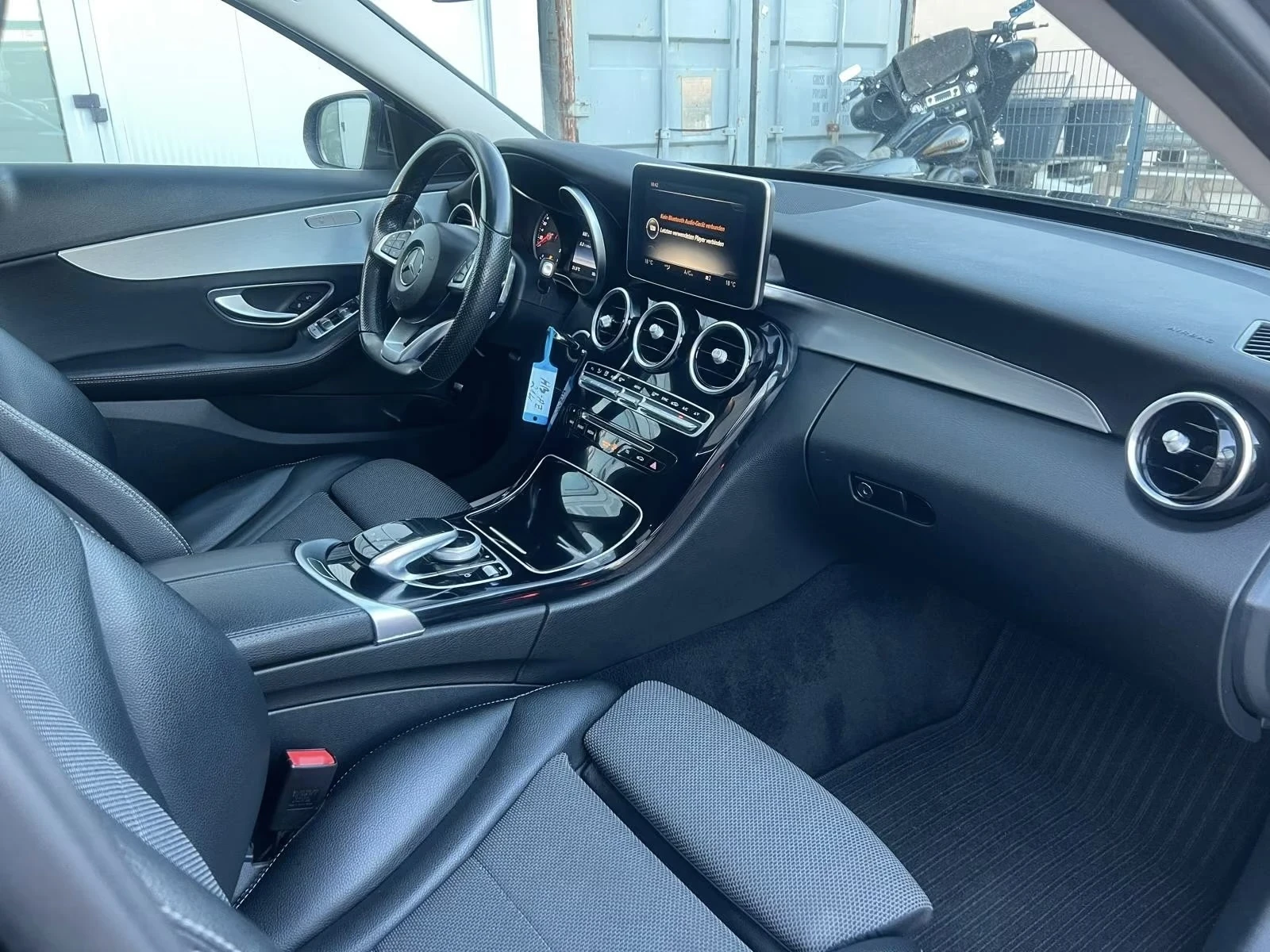 Mercedes-Benz C 220 AMG PACK, снимка 10 - Автомобили и джипове - 56227649