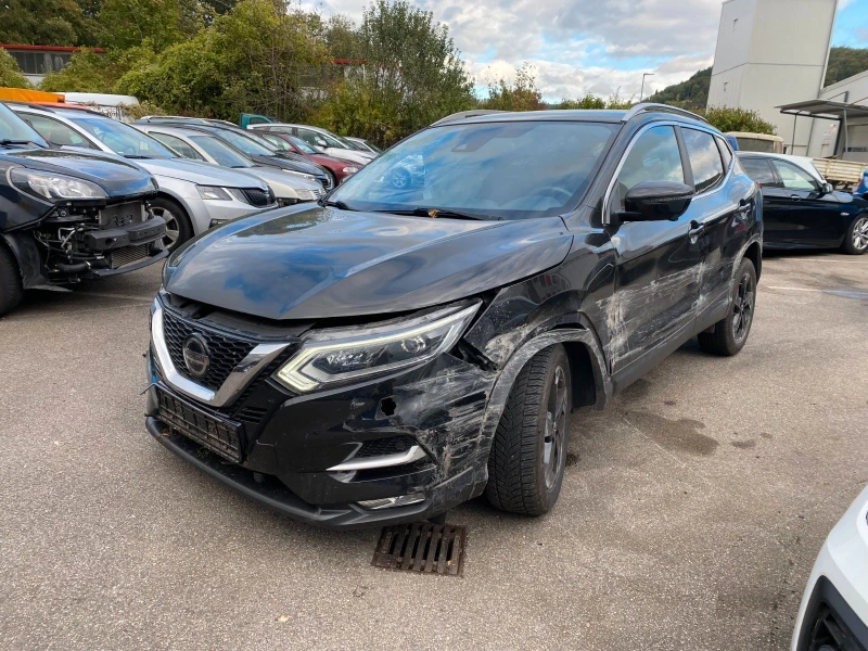 Nissan Qashqai 1.3TCE, снимка 1 - Автомобили и джипове - 48305694