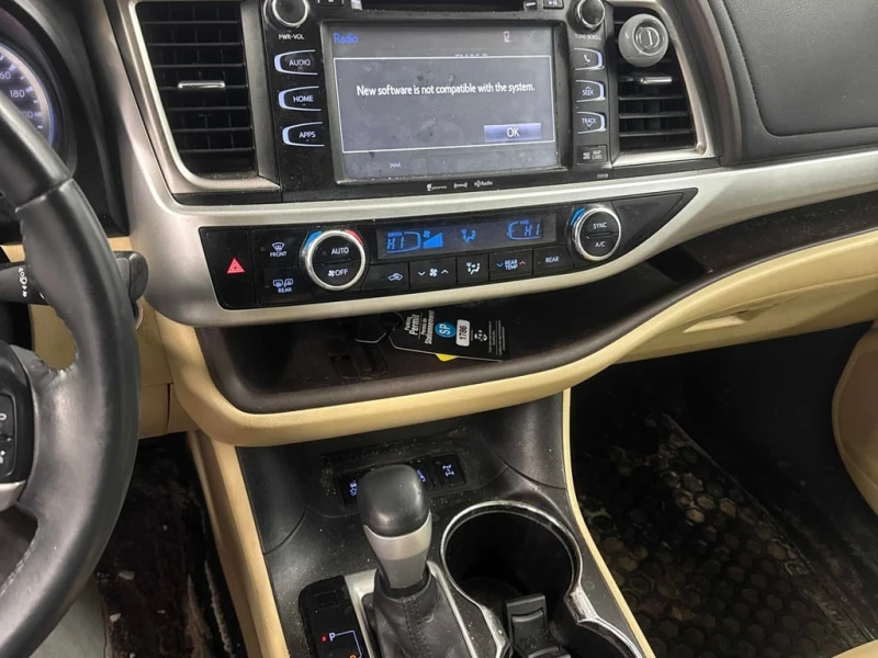 Toyota Highlander * XLE * CARFAX * БЕЗ ПЪРВОНАЧАЛНА ВНОСКА, снимка 9 - Автомобили и джипове - 53415539