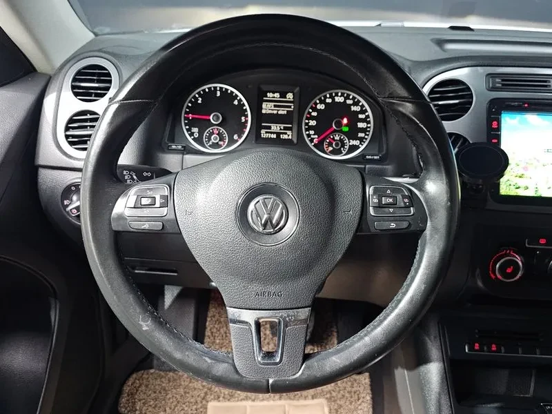 VW Tiguan 2.0 Tdi Comfort, снимка 12 - Автомобили и джипове - 55748622
