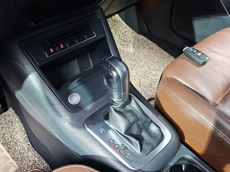 VW Tiguan 2.0 Tdi Comfort, снимка 9 - Автомобили и джипове - 55748622