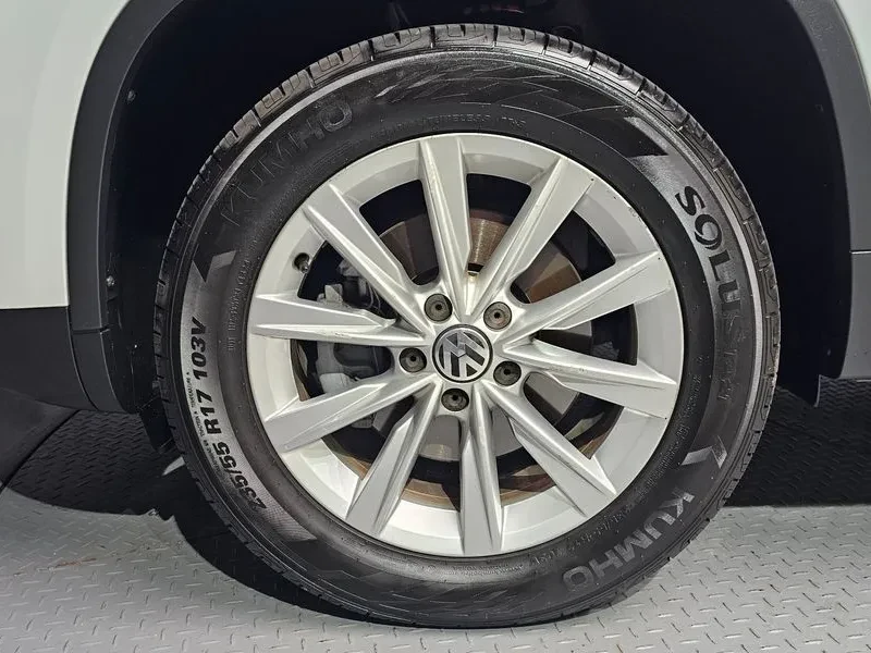 VW Tiguan 2.0 Tdi Comfort, снимка 5 - Автомобили и джипове - 55748622
