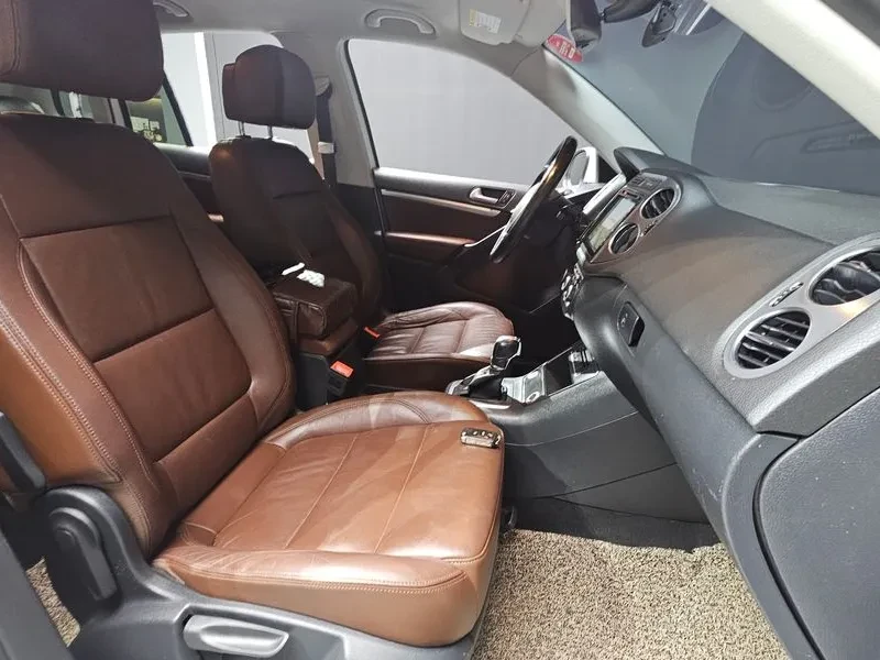 VW Tiguan 2.0 Tdi Comfort, снимка 10 - Автомобили и джипове - 55748622