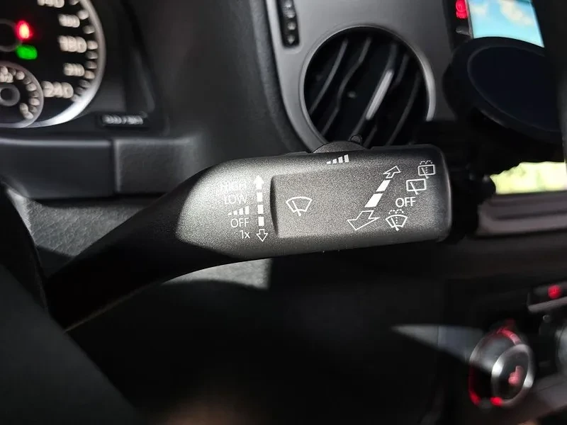 VW Tiguan 2.0 Tdi Comfort, снимка 14 - Автомобили и джипове - 55748622