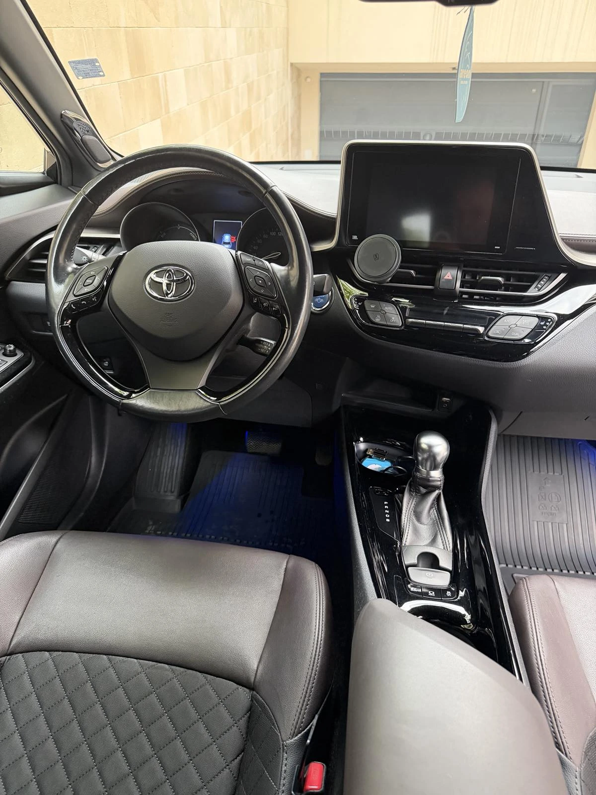 Toyota C-HR, снимка 5 - Автомобили и джипове - 54699084