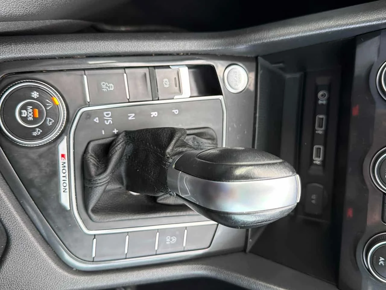 VW Tiguan * Comfortline * АВТОКРЕДИТ БЕЗ ПЪРВОНАЧАЛНА ВНОСКА, снимка 15 - Автомобили и джипове - 54936844