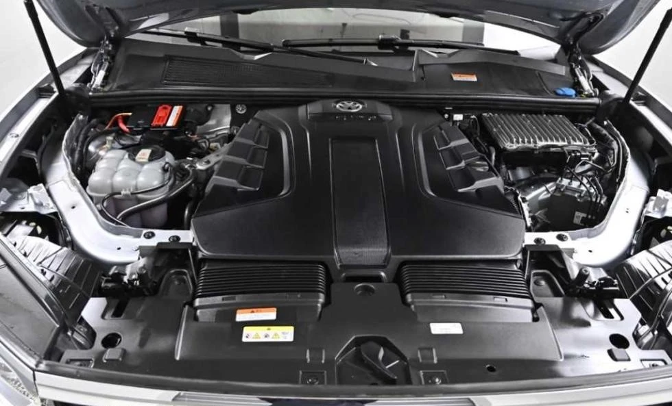 VW Touareg Gen3 3.0 TDI Panorama/Disitron/Обдухване, снимка 6 - Автомобили и джипове - 55088561