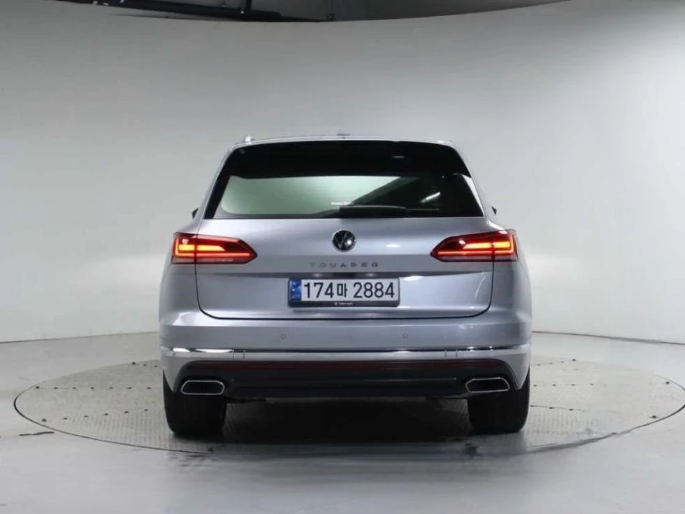 VW Touareg Gen3 3.0 TDI Panorama/Disitron/Обдухване, снимка 4 - Автомобили и джипове - 55088561