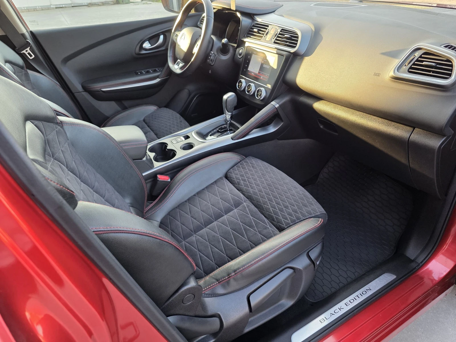 Renault Kadjar Black Edition, снимка 11 - Автомобили и джипове - 55241050
