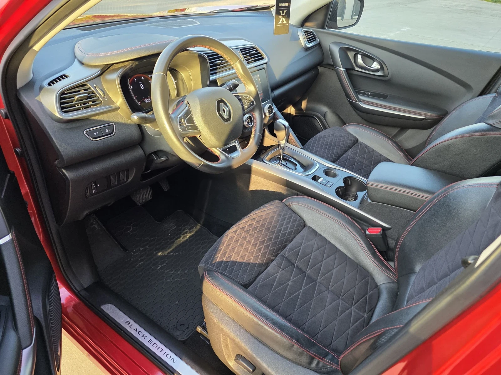 Renault Kadjar Black Edition, снимка 8 - Автомобили и джипове - 55241050