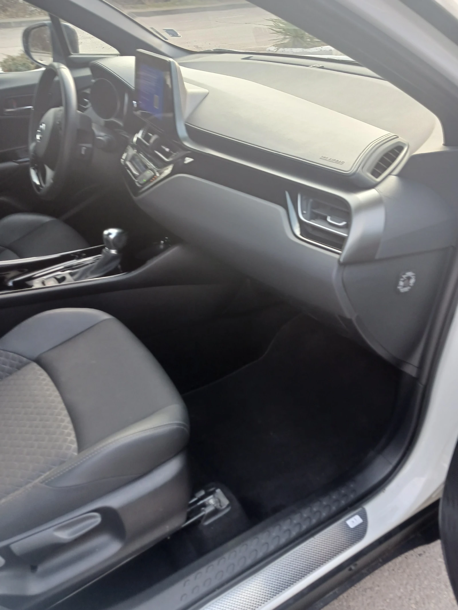 Toyota C-HR 2.0l HYBRID 2WD 184 к.с. e-CVT, хибрид, снимка 6 - Автомобили и джипове - 55658697