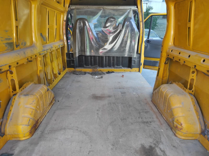 Ford Transit 2.0 климатик , снимка 14 - Бусове и автобуси - 50371713