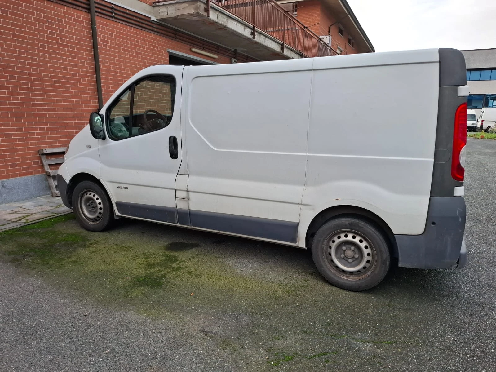 Renault Trafic 2.0DCi-114кс НА ЧАСТИ - изображение 3