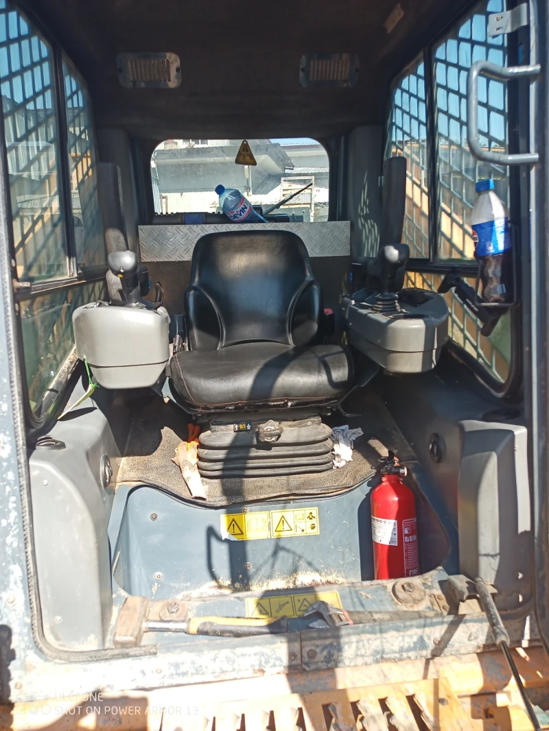 Мини челни товарачи GEHL Mustang 1750RT, снимка 4 - Индустриална техника - 53579494