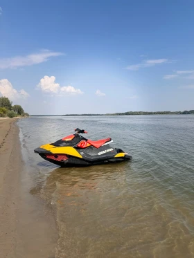Джет Bombardier Sea Doo Spark Trixx, снимка 3