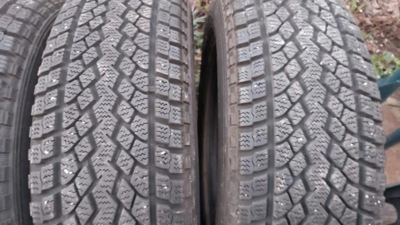 Гуми Зимни 205/70R15, снимка 3 - Гуми и джанти - 27520856