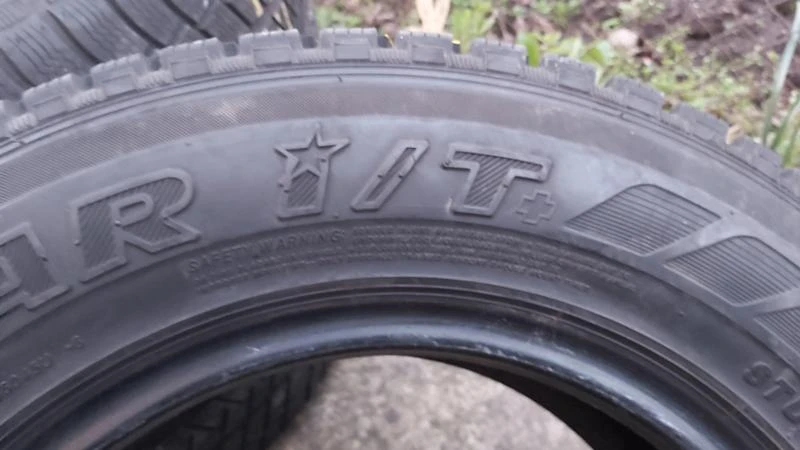 Гуми Зимни 205/70R15, снимка 7 - Гуми и джанти - 27520856