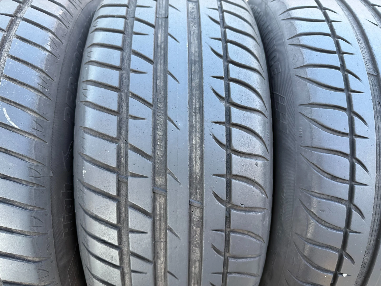 Гуми Летни 205/55R16, снимка 5 - Гуми и джанти - 53837450