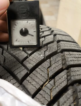 Гуми Зимни 205/55R16, снимка 3 - Гуми и джанти - 52522914