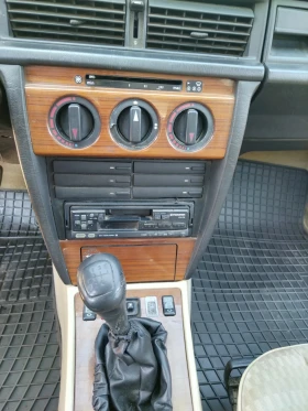 Mercedes-Benz 190 190 2.0, снимка 17