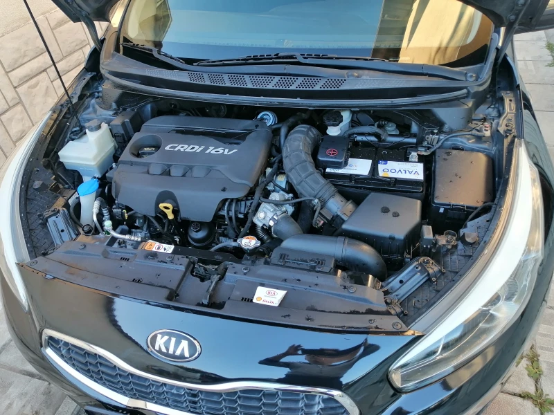 Kia Ceed 1.6 CRDi, снимка 11 - Автомобили и джипове - 47441720