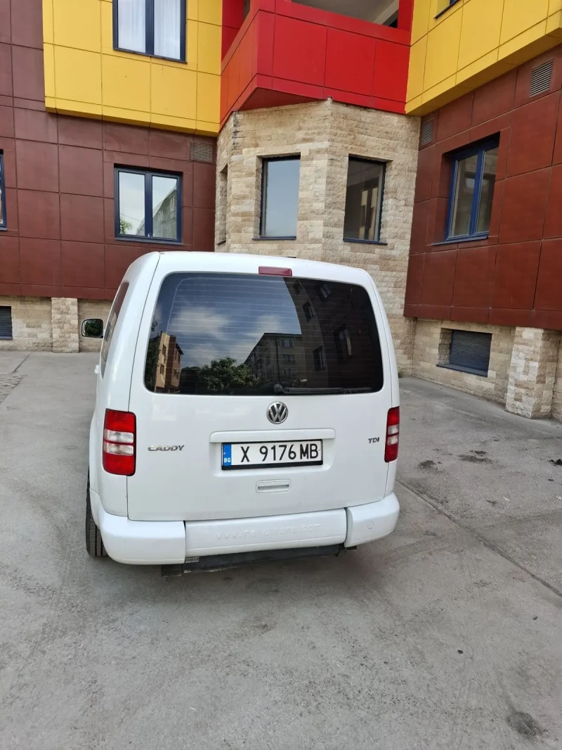 VW Caddy MAXI инвалидна рампа, снимка 4 - Автомобили и джипове - 52037881