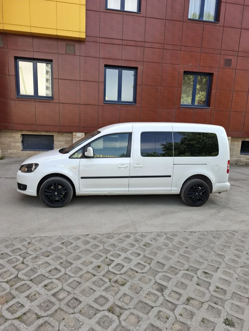 VW Caddy MAXI инвалидна рампа, снимка 3 - Автомобили и джипове - 52037881
