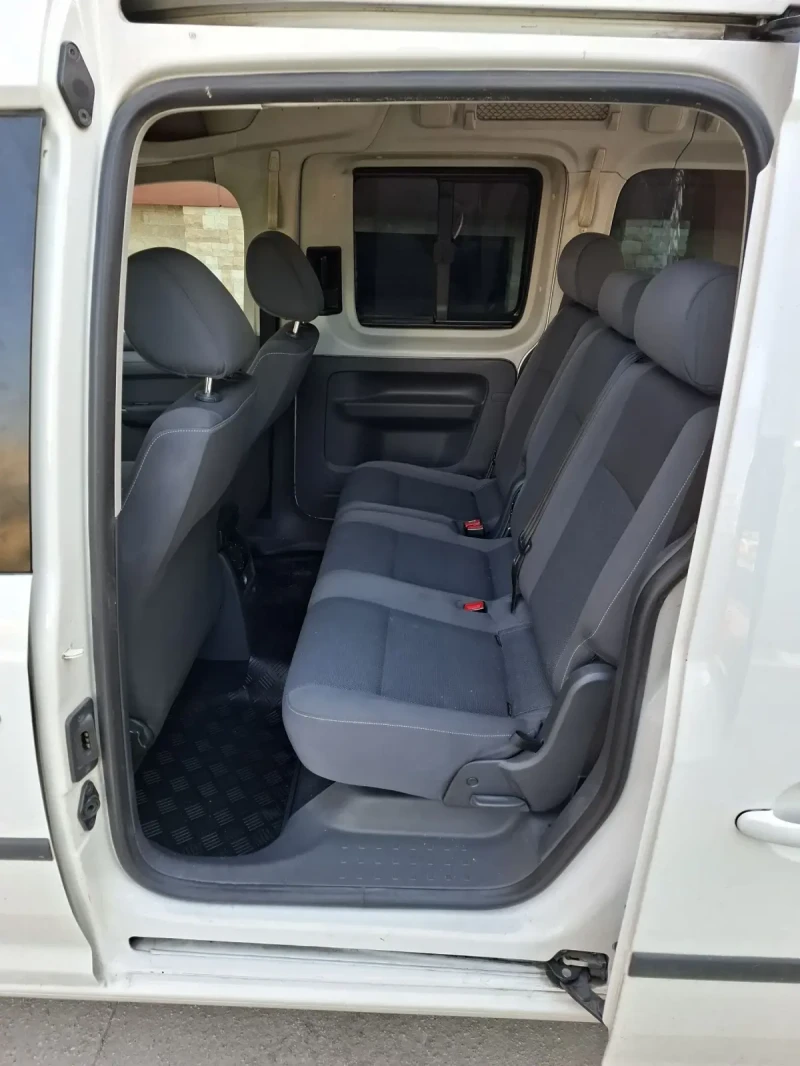 VW Caddy MAXI инвалидна рампа, снимка 7 - Автомобили и джипове - 52037881