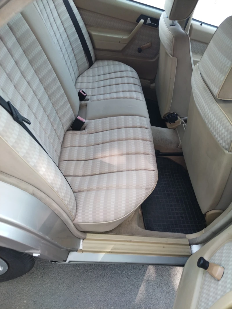 Mercedes-Benz 190 190 2.0, снимка 9 - Автомобили и джипове - 52912565