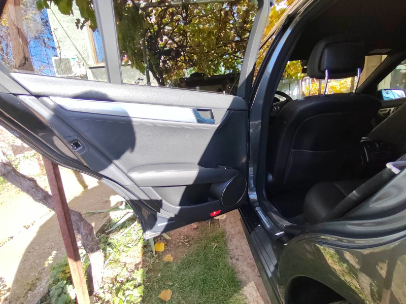 Mercedes-Benz C 350 CDI 4 MATIC, снимка 11 - Автомобили и джипове - 52266099
