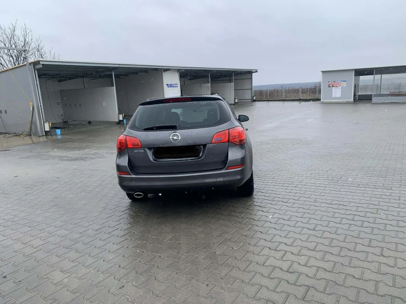 Opel Astra 1.4 Sports Tourer, снимка 5 - Автомобили и джипове - 52898234