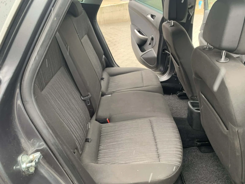 Opel Astra 1.4 Sports Tourer, снимка 9 - Автомобили и джипове - 52898234