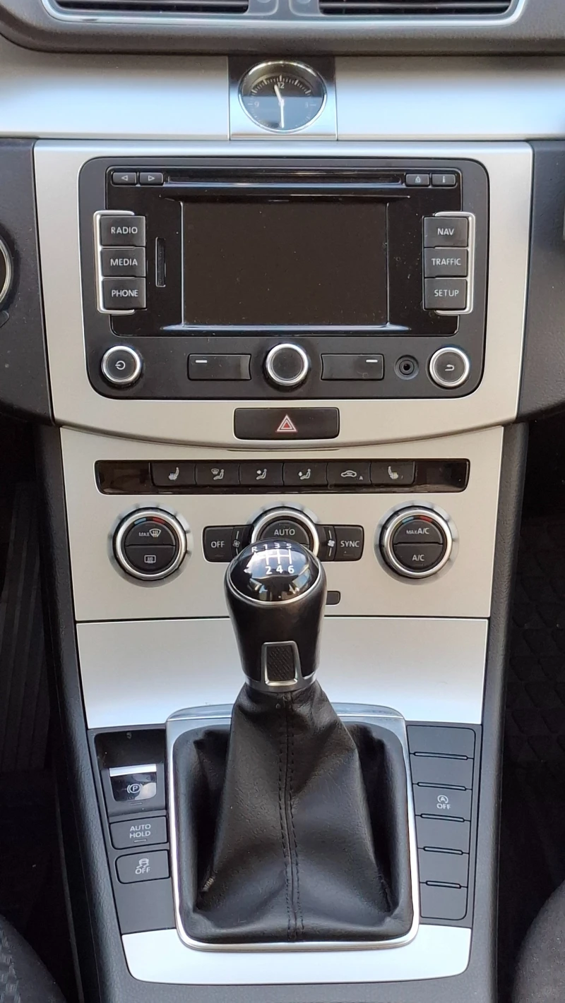 VW Passat B7 2.0TDI, снимка 10 - Автомобили и джипове - 52978778