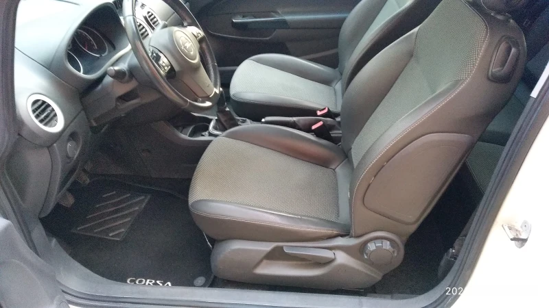 Opel Corsa 1.2 OPC LINE Limited Edition, снимка 12 - Автомобили и джипове - 53142753