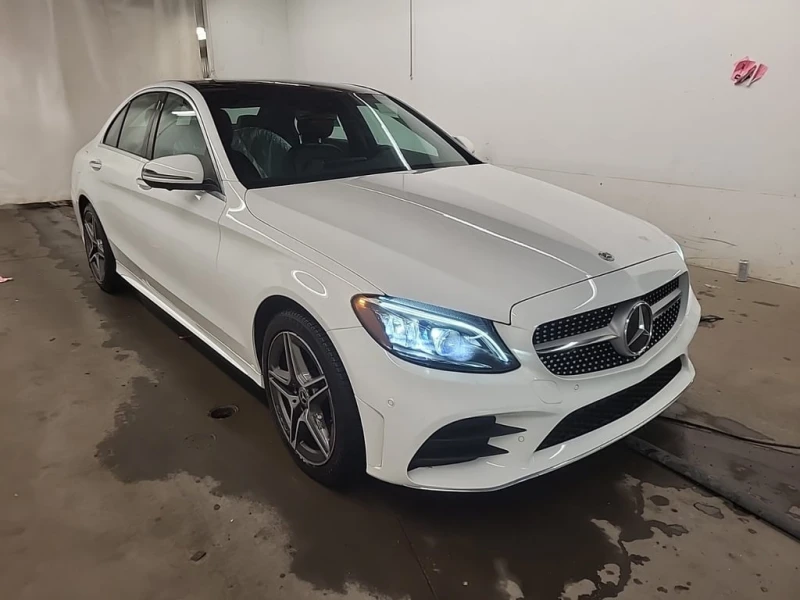 Mercedes-Benz C 300 / AMG PKG / MultiBeam / AMBIENT / PANO / CARFAX, снимка 2 - Автомобили и джипове - 53248853