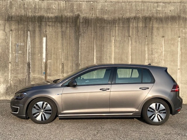 VW Golf GTE 1.4TSI DSG 5p. Plug in, снимка 5 - Автомобили и джипове - 48919789