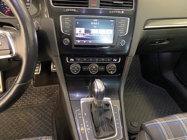VW Golf GTE 1.4TSI DSG 5p. Plug in, снимка 13 - Автомобили и джипове - 46293183