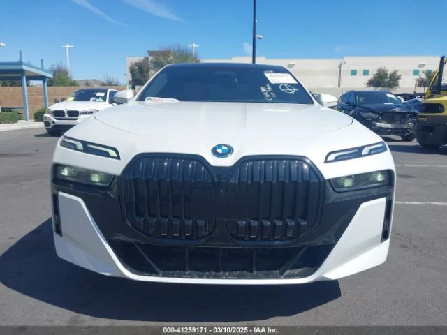 BMW i7 XDRIVE60 * ЦЕНА ДО БЪЛГАРИЯ * , снимка 12 - Автомобили и джипове - 49450057