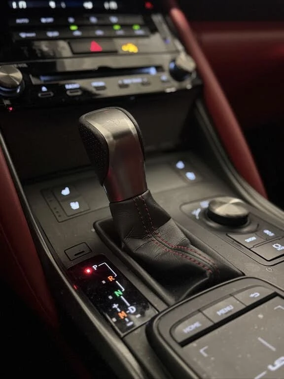 Lexus IS 300 F-SPORT* AWD* КОЖА* ПОДГРЕВ* ОБДУХВАНЕ* КАМЕРА* , снимка 11 - Автомобили и джипове - 55558566