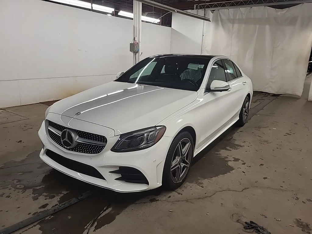 Mercedes-Benz C 300 / AMG PKG / MultiBeam / AMBIENT / PANO / CARFAX, снимка 1