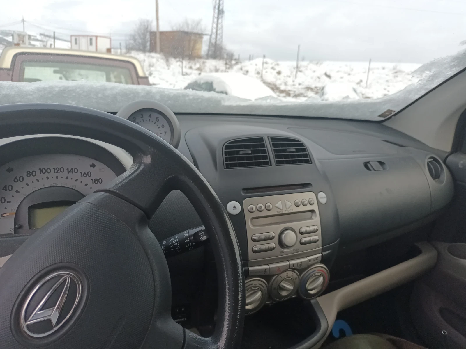 Daihatsu Sirion 1.3 4х4 - изображение 4