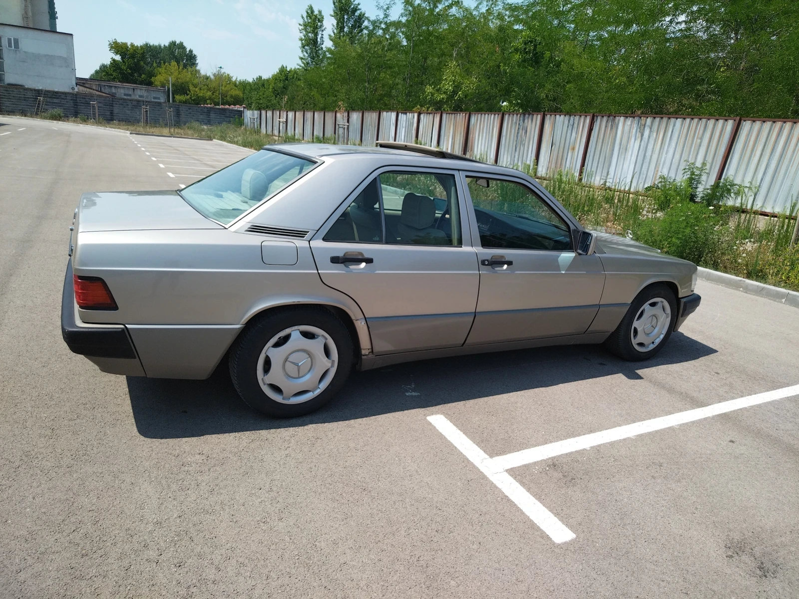 Mercedes-Benz 190 190 2.0 - изображение 2