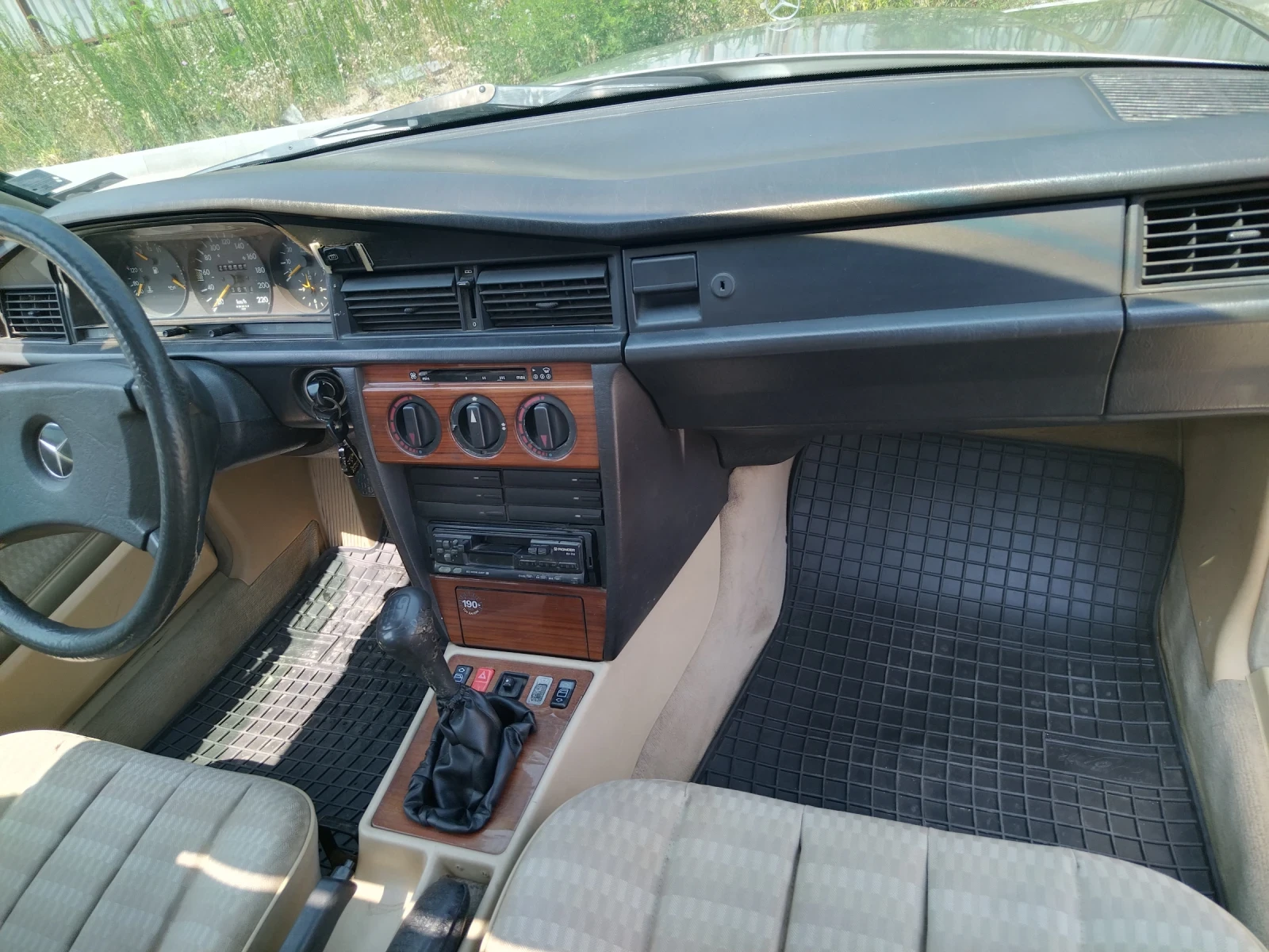 Mercedes-Benz 190 190 2.0 - изображение 5