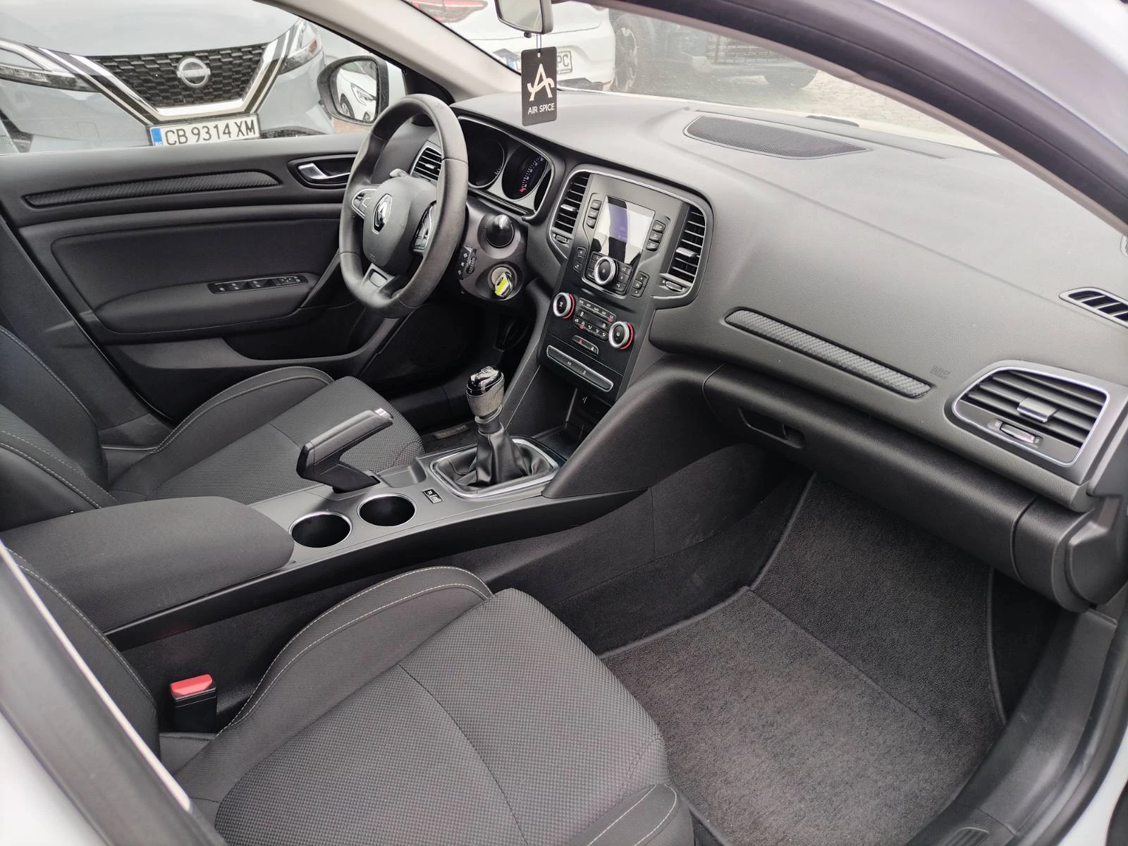 Renault Megane Sedan TCe 140  Stop&Start BVM6 | Mobile.bg   11