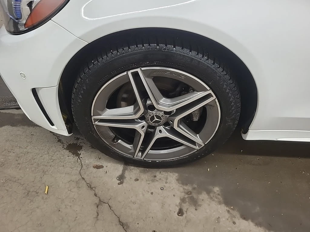 Mercedes-Benz C 300 / AMG PKG / MultiBeam / AMBIENT / PANO / CARFAX - изображение 8