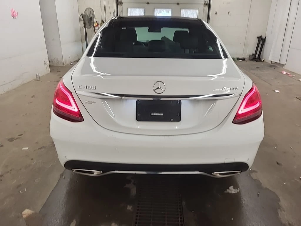 Mercedes-Benz C 300 / AMG PKG / MultiBeam / AMBIENT / PANO / CARFAX - изображение 5