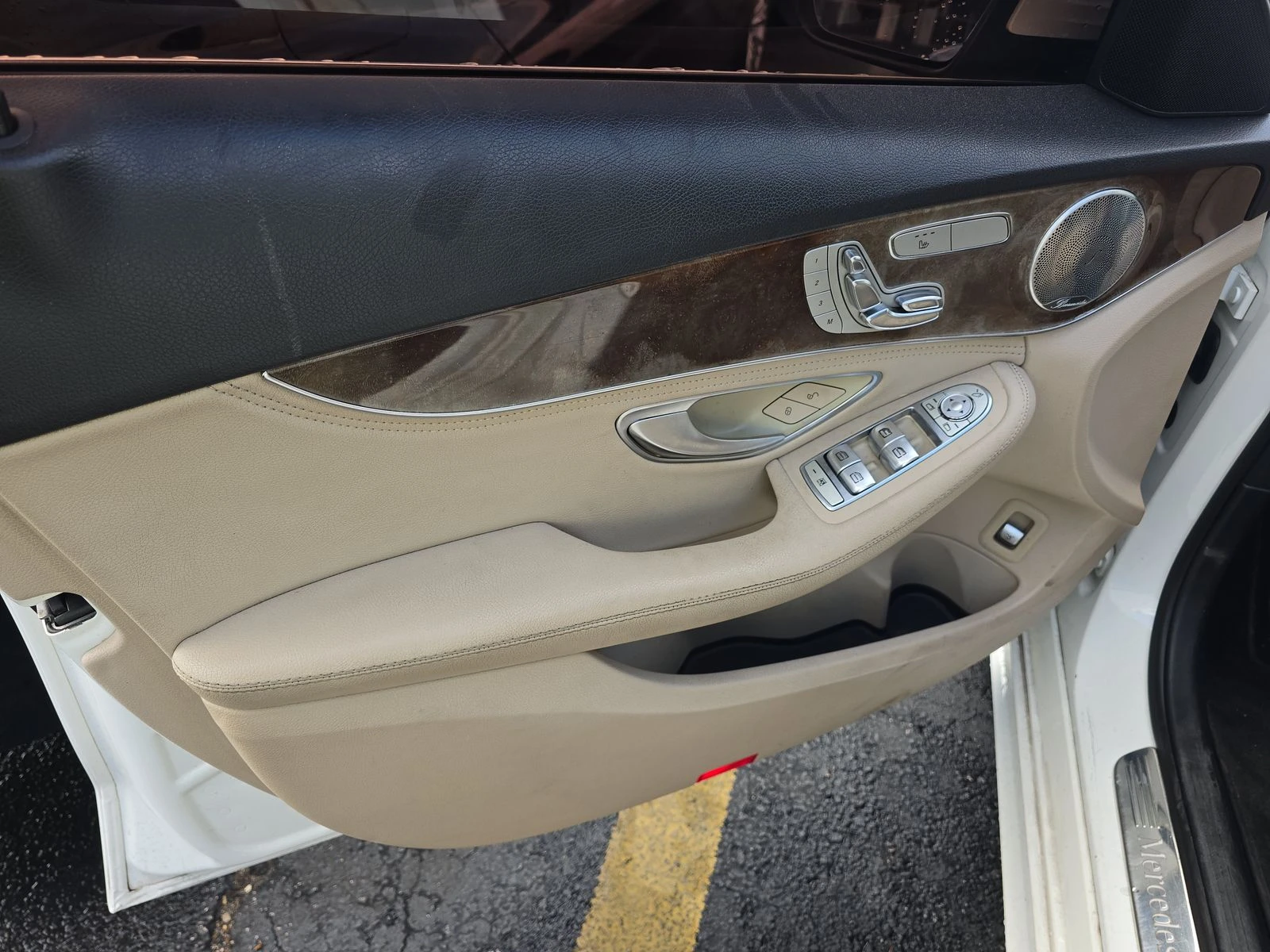 Mercedes-Benz C 400 AMG* PACK* 4MATIC* BURMESTER*  - изображение 7