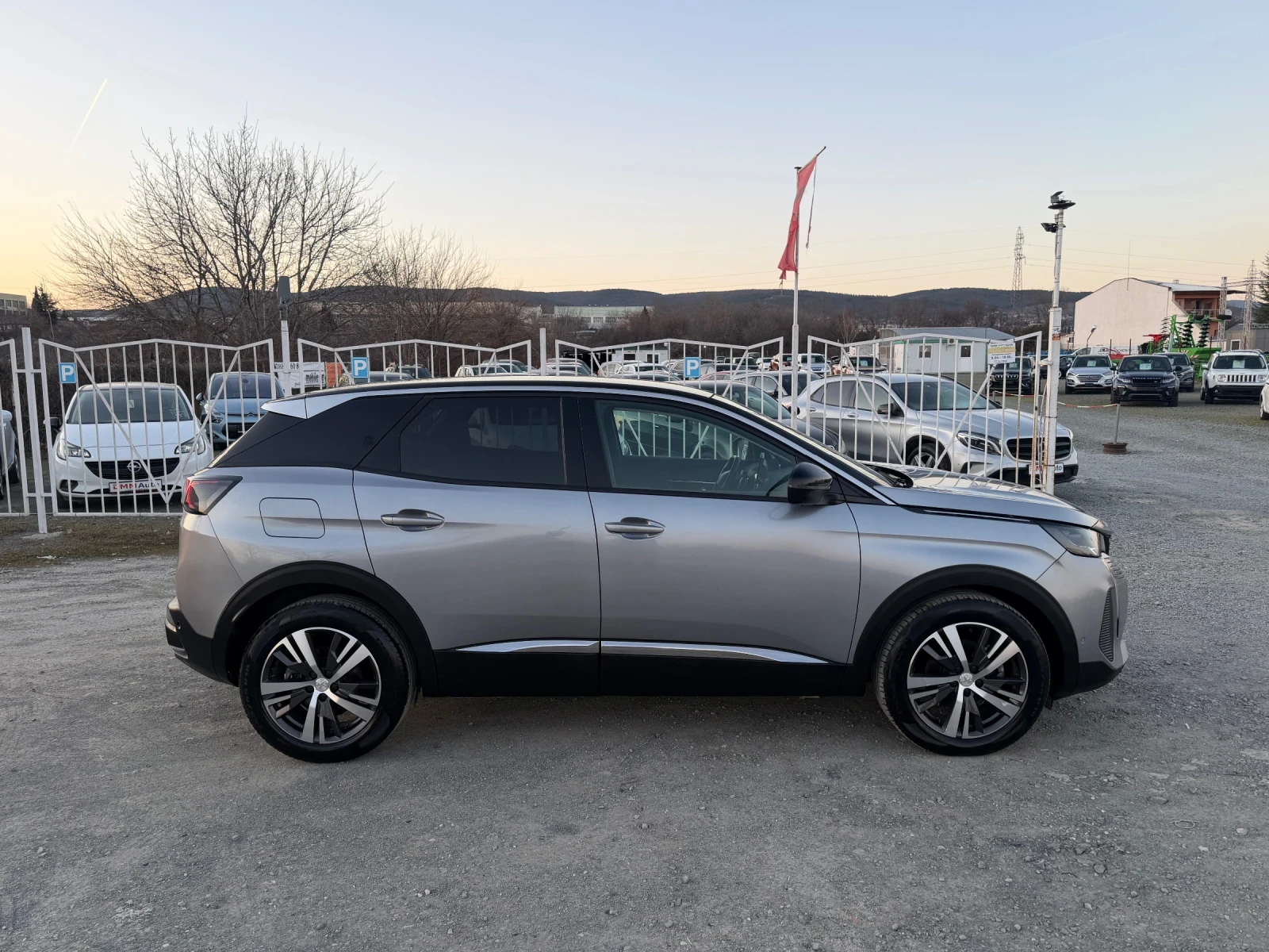 Peugeot 3008 ALLURE / АВТОМАТИК / ЕВРО6 / ДИСТРОНИК / 95 000 км, снимка 4 - Автомобили и джипове - 53748918