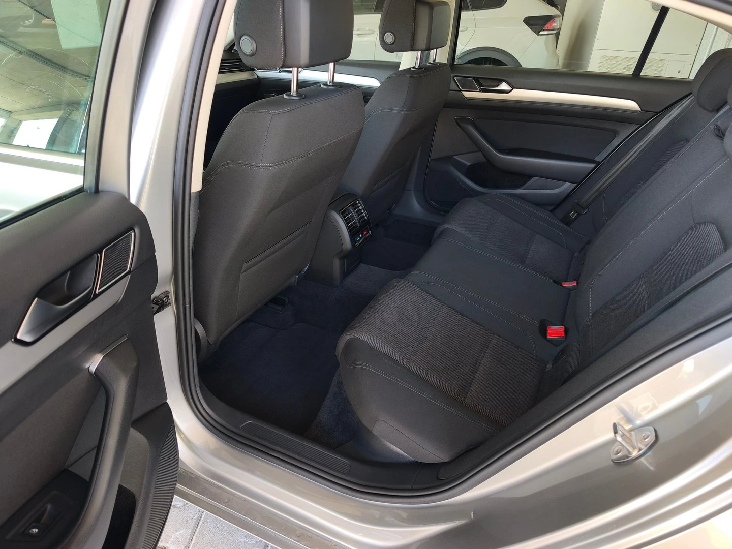 VW Passat Comfortline 2.0TDI BMT | Mobile.bg � ����������� 8