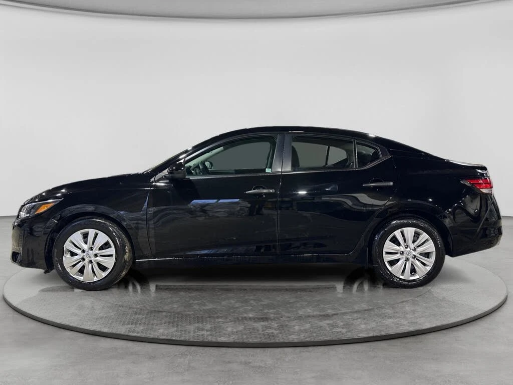 Nissan Sentra S FWD* АвтоКреди* (ЦЕНА ДО БГ), снимка 2 - Автомобили и джипове - 53951905